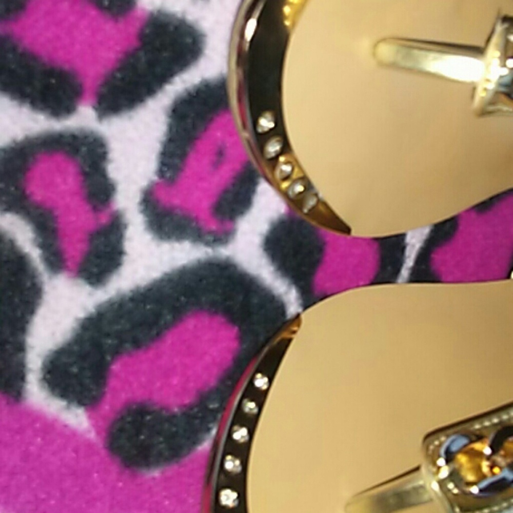 Shoes - Picture 4 of 4